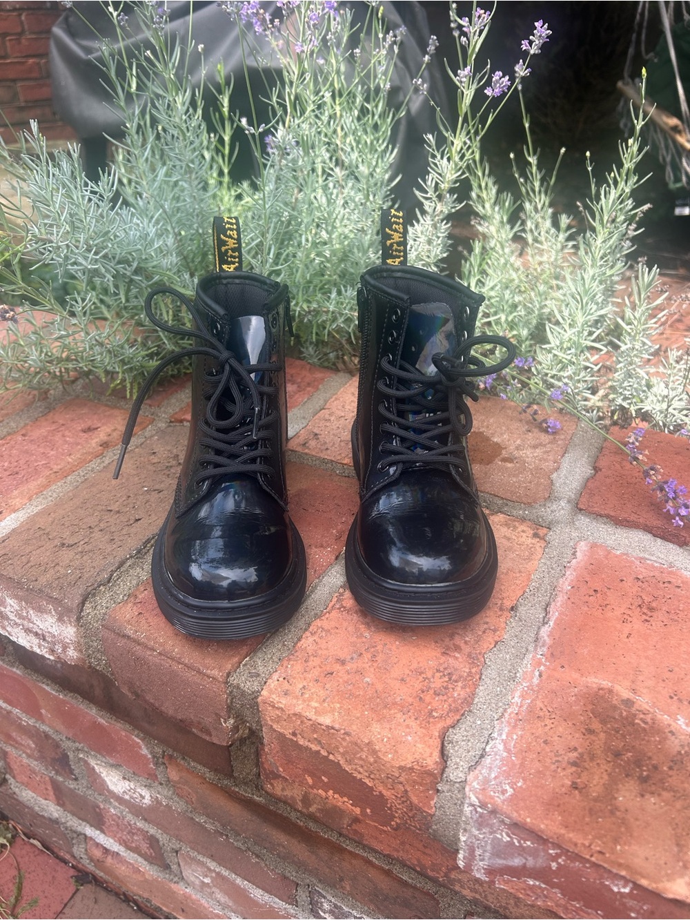 Dr. Martens Kids Black Patent Lace-Up Ankle Boots